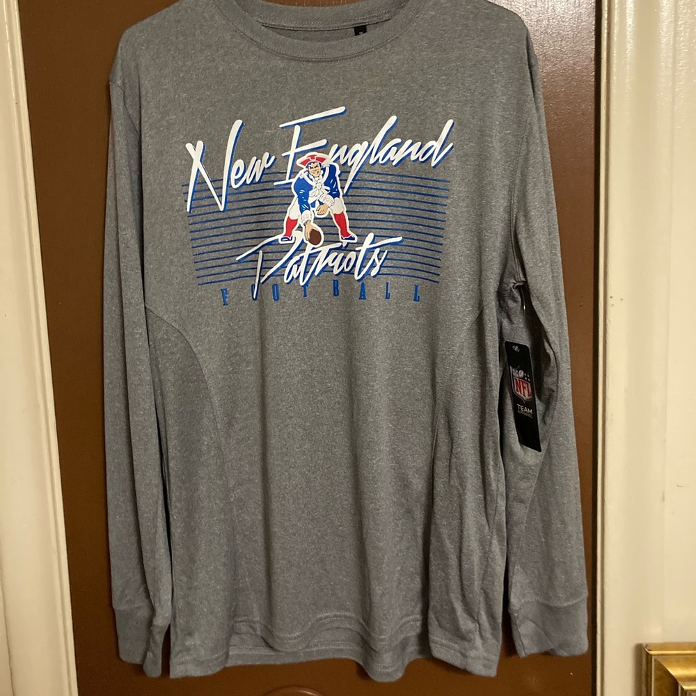 New England Patriots Retro Logo Long Sleeve Shirt.